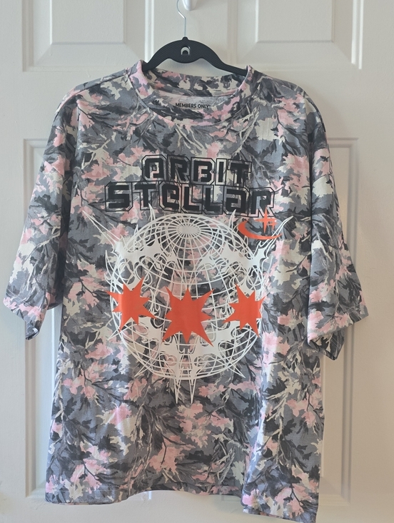 Members Only Other - NWT Members Only Pink, Gray & White 'Orbit Stellar' Graphic Tee